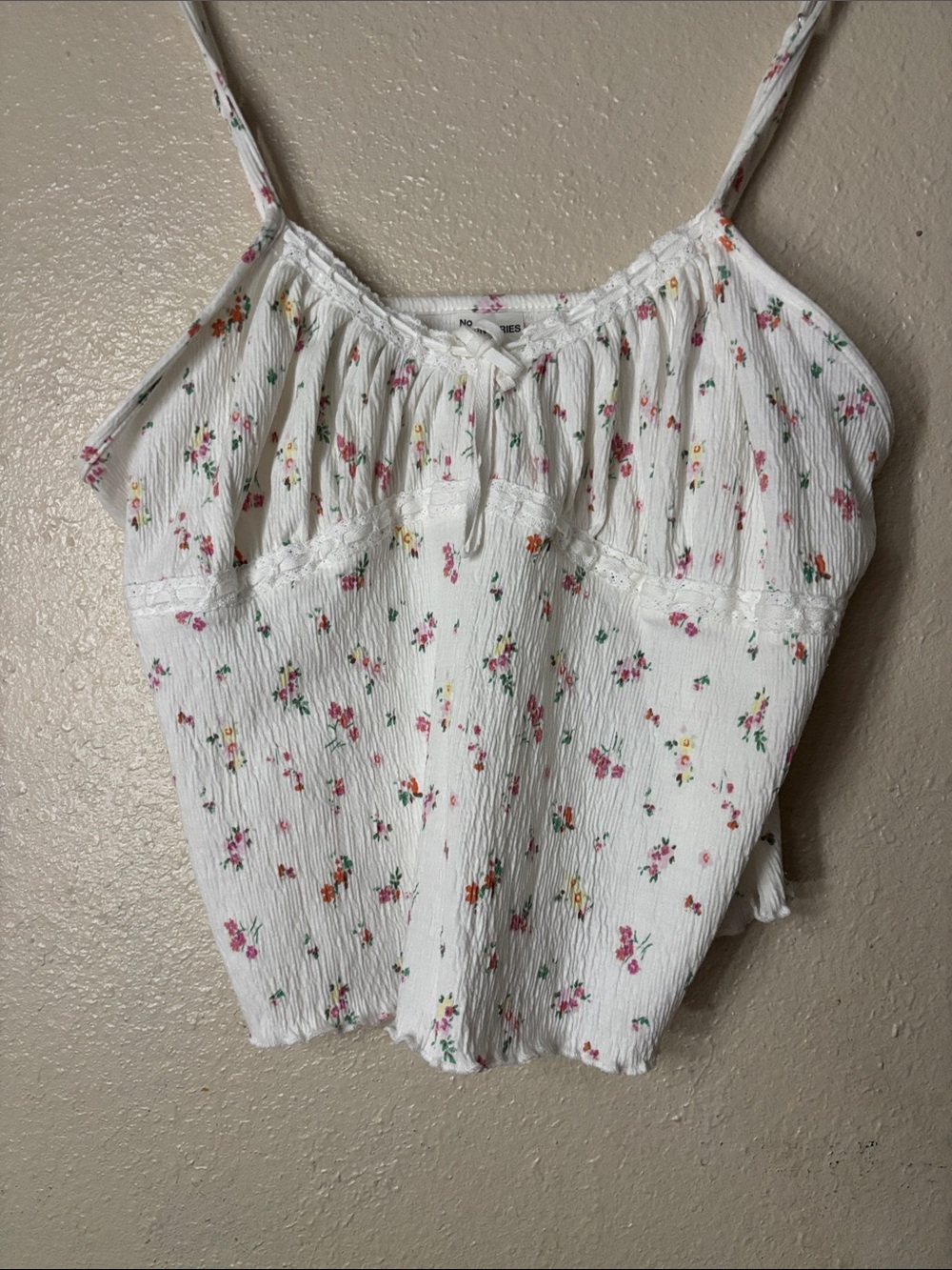 No Boundaries White Floral Spaghetti-Strap Crop Cami